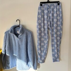 Cuddl Duds blue Pajama set